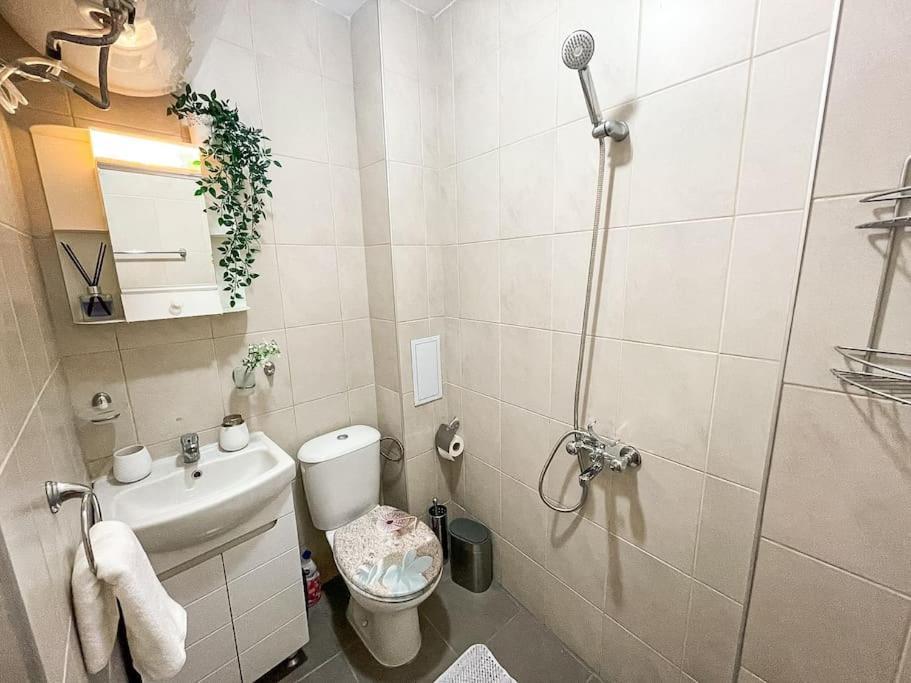 Modern & Bright 1Bd Apartment Near Main Square Plovdiv Esterno foto
